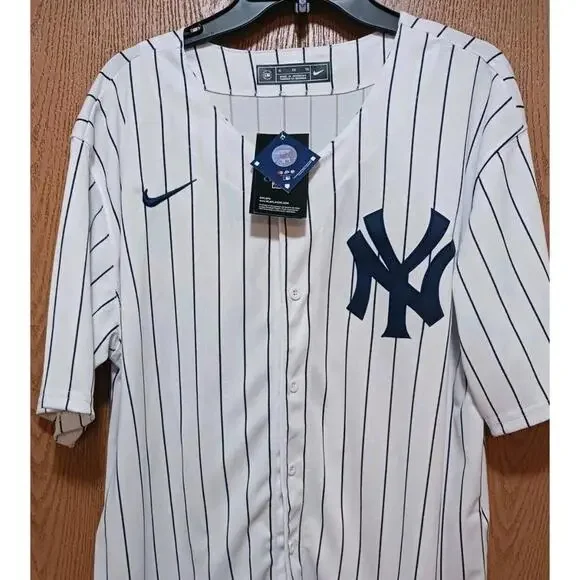 Derek Jeter-(Yankees)-(Jersey)-(White)-(New Con.)-(XL)-$100 - Picture 3 of 9
